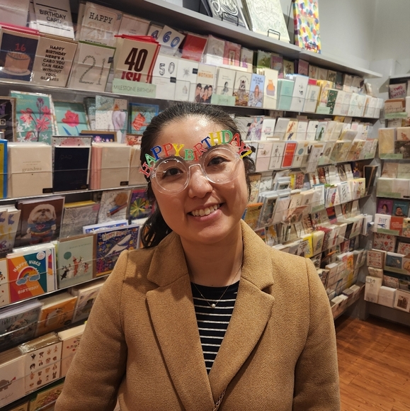 Meet your Posher, Siying - Picture 1 of 1